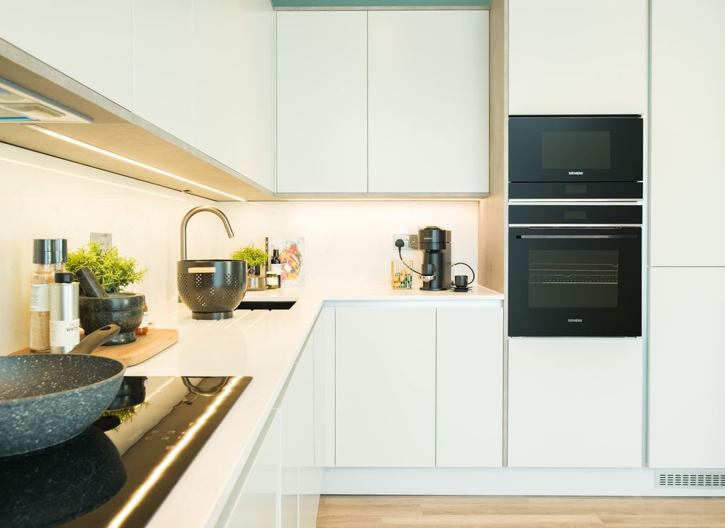 Property photo 3 of 9 Kitchen