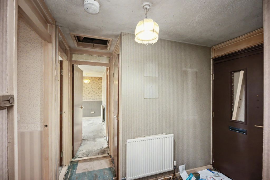 Property photo 2 of 15 14 The Hove, Murdishaw, Runcorn, Cheshire, Wa7 6Ed