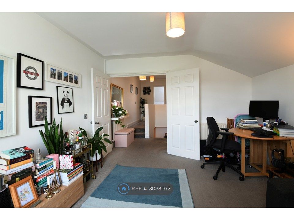Property photo 2 of 5