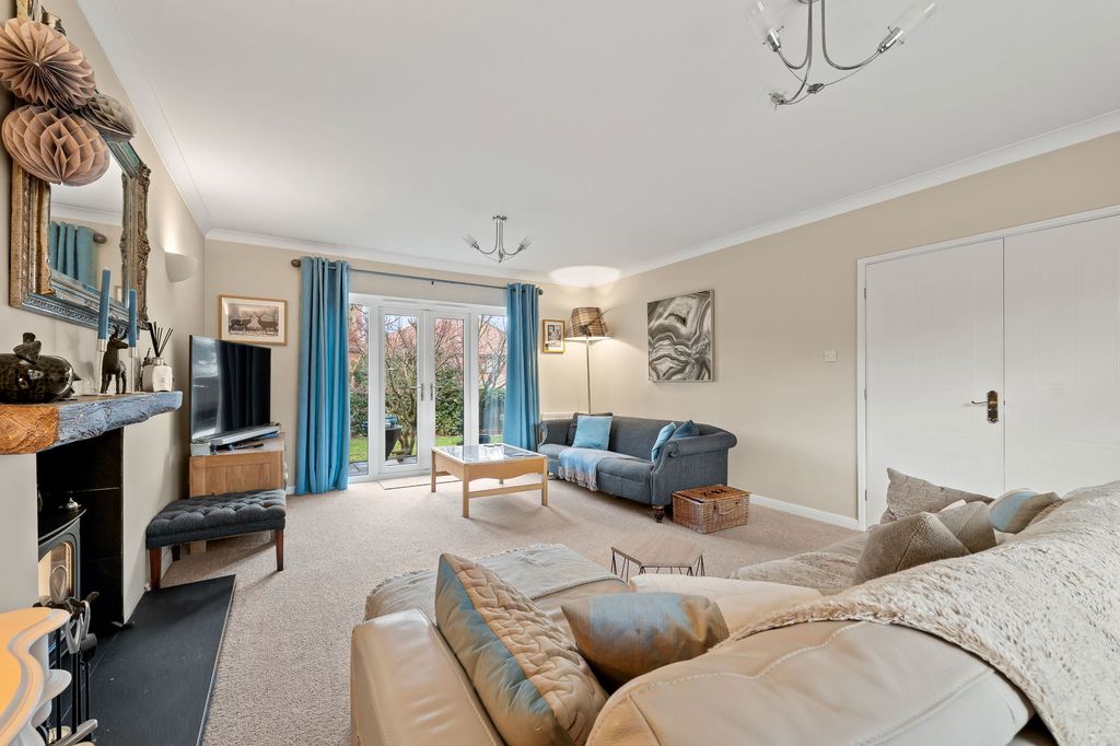 Property photo 3 of 36