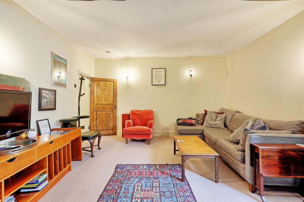 Property photo 3 of 27 Img_5323_4_5_Easyhdr-Interior3.Jpg