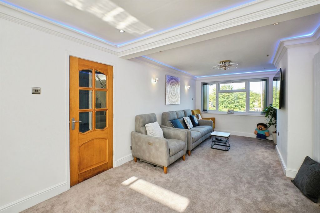 Property photo 2 of 77