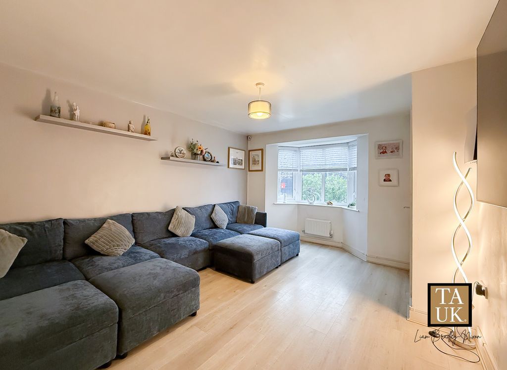 Property photo 3 of 20