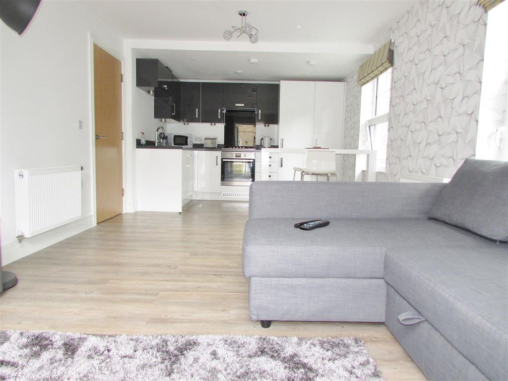 Property photo 2 of 13