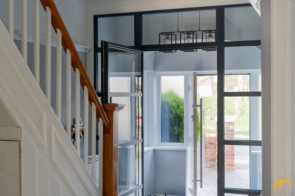 Property photo 3 of 40