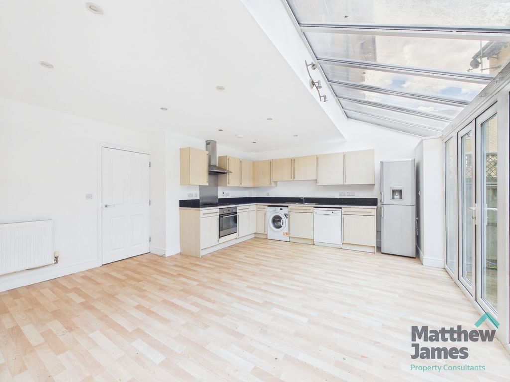 Property photo 2 of 30