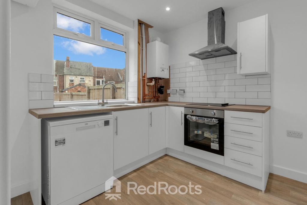 Property photo 2 of 14 4640481