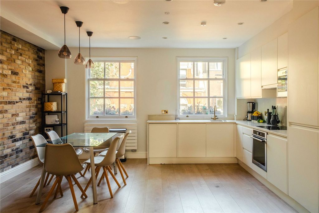 Property photo 2 of 14 Open Plan Kitchen