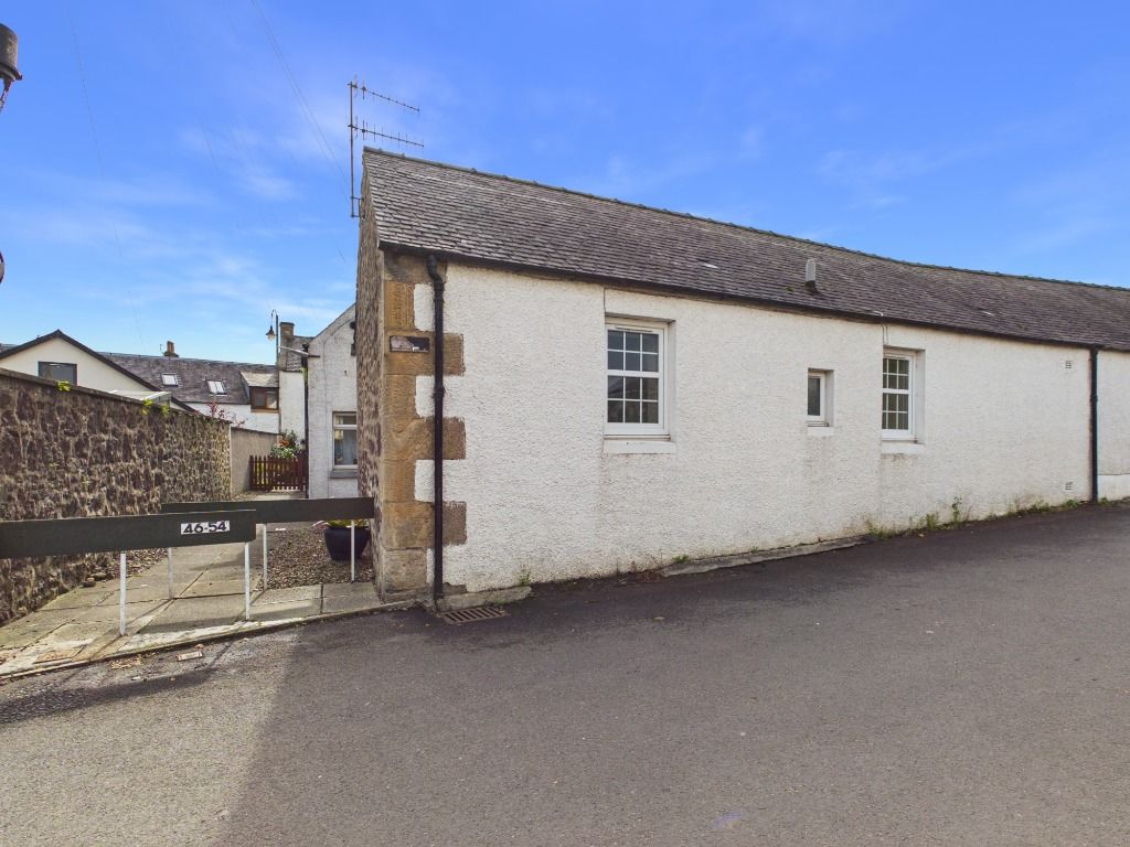 Property photo 1 of 8