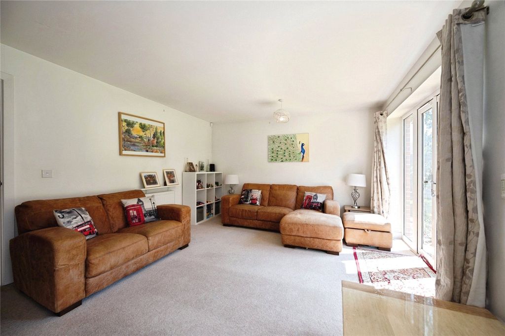 Property photo 2 of 18 Picture No. 11
