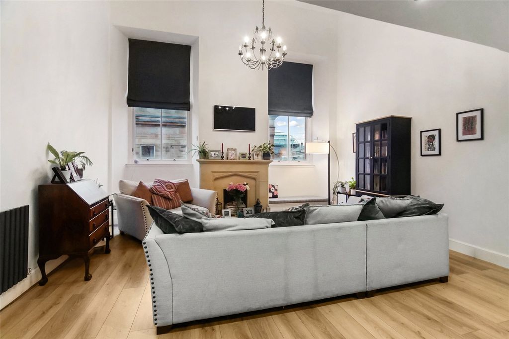 Property photo 3 of 21 Picture No. 04