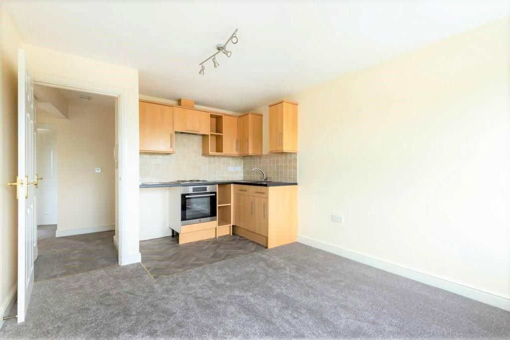 Property photo 2 of 7 Kitchen Area