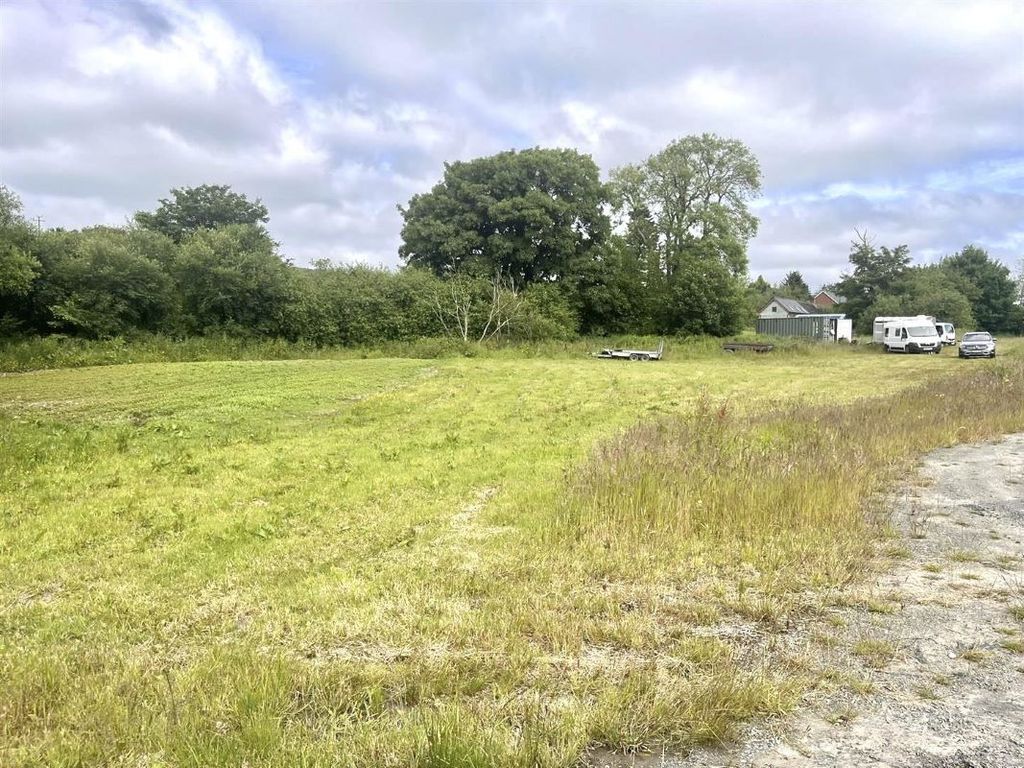 Property photo 3 of 13
