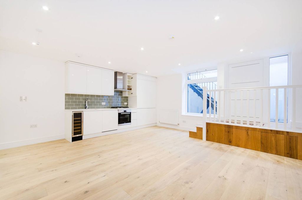 Property photo 2 of 5