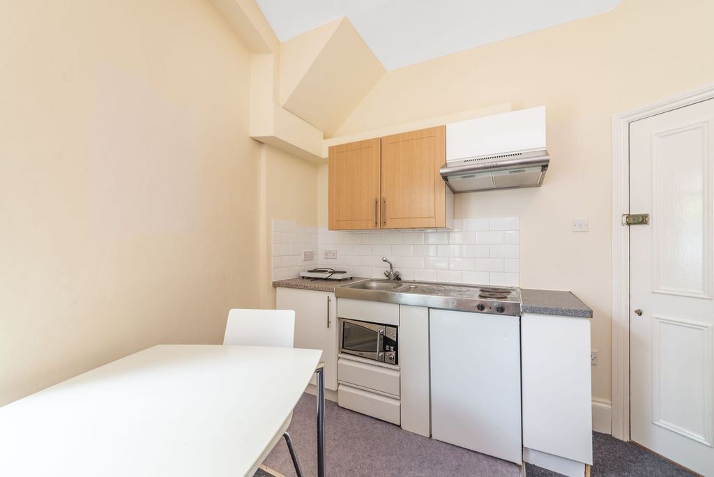 Property photo 1 of 2
