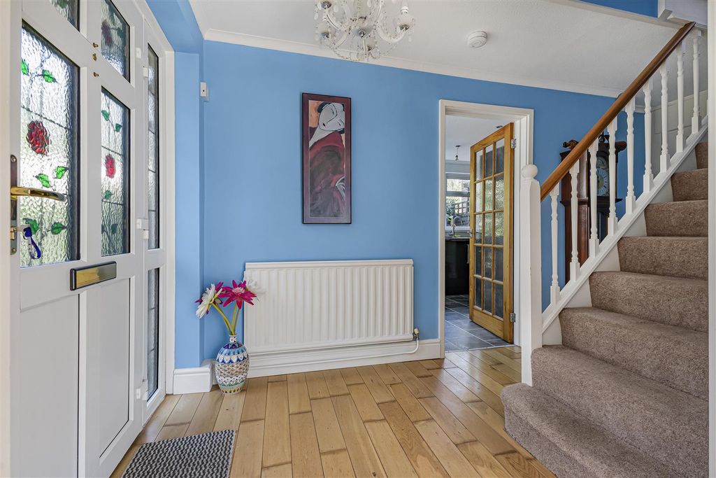 Property photo 2 of 13 Entrance Hall