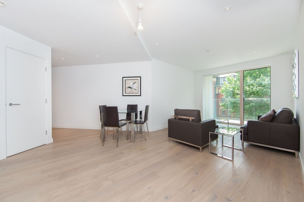 Property photo 1 of 8 304 Capell Apartment