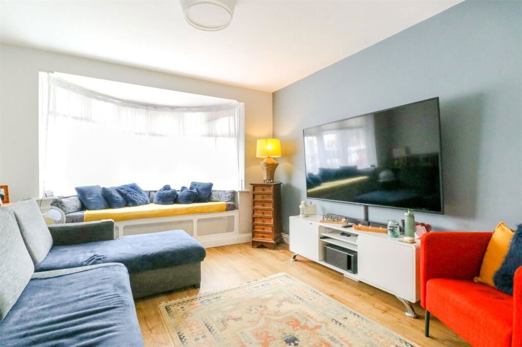 Property photo 2 of 27