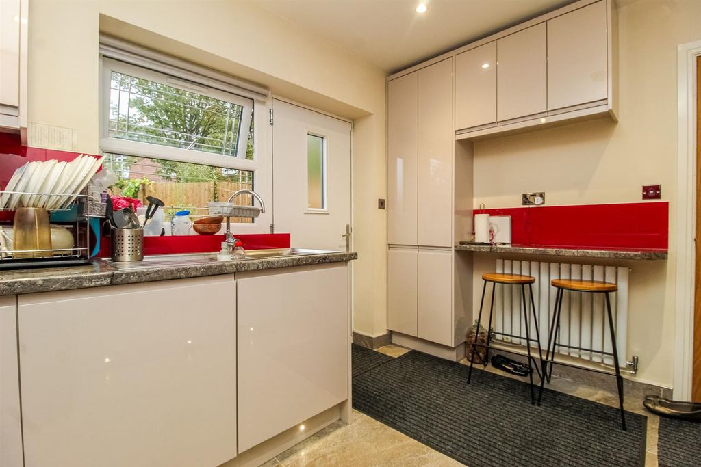 Property photo 3 of 13 Kitchen