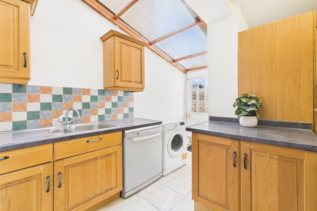 Property photo 3 of 12 Kitchen