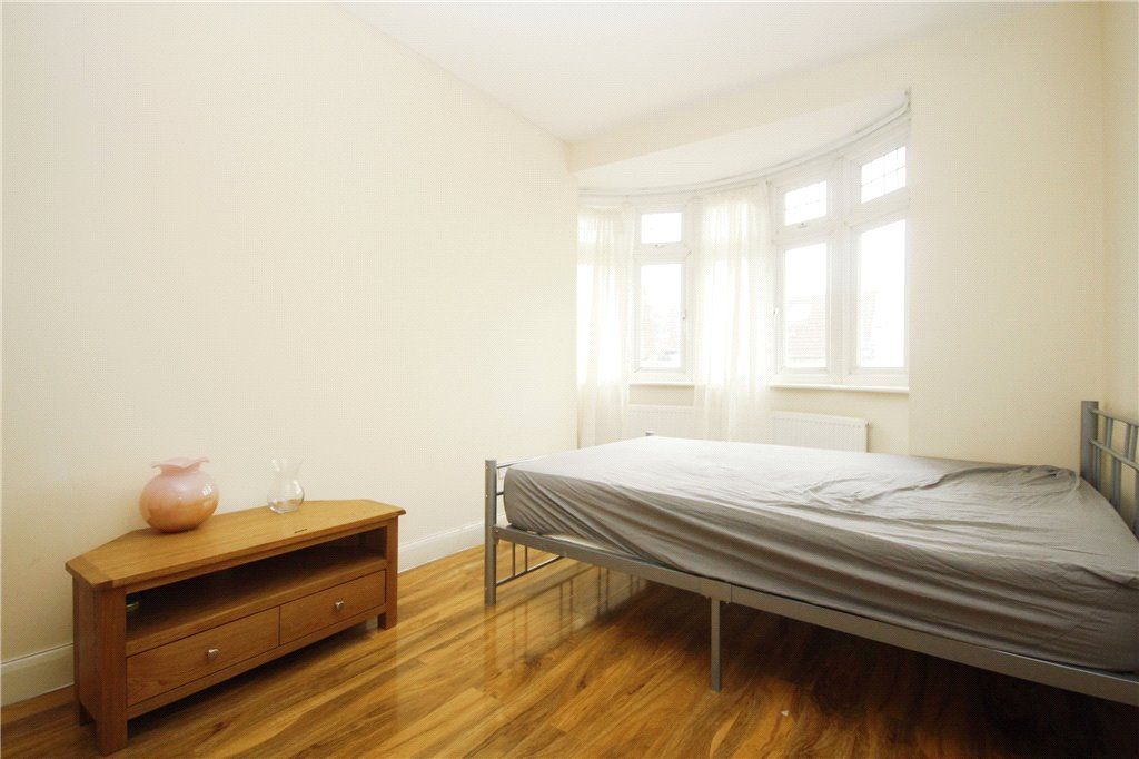 Property photo 3 of 10 Bedroom