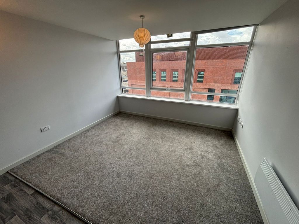 Property photo 3 of 5 Lounge