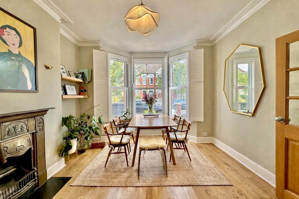Property photo 3 of 31 Dining Room