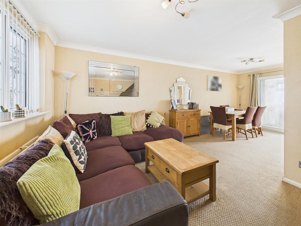 Property photo 3 of 12 Cam05510G0-Pr0129-Still007.Jpg