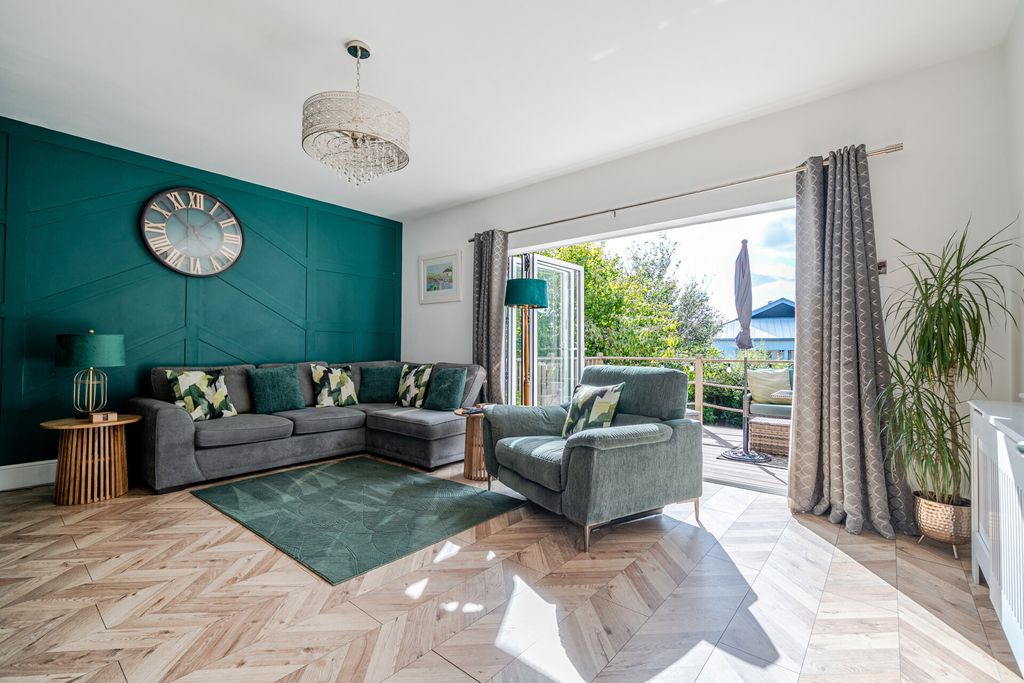 Property photo 3 of 27 1520944-4-1A0A60A...