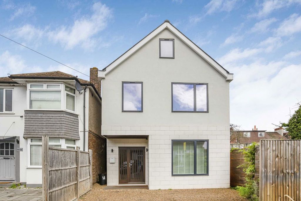 Property photo 1 of 11