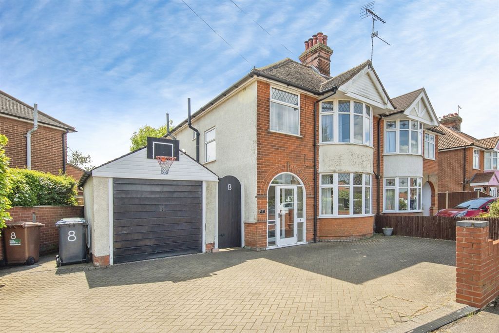 Property photo 1 of 15
