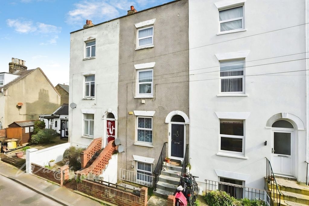 Property photo 1 of 6 690Cb25E-Front 20...