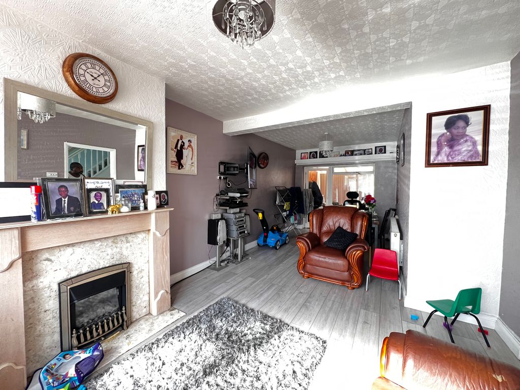 Property photo 3 of 28