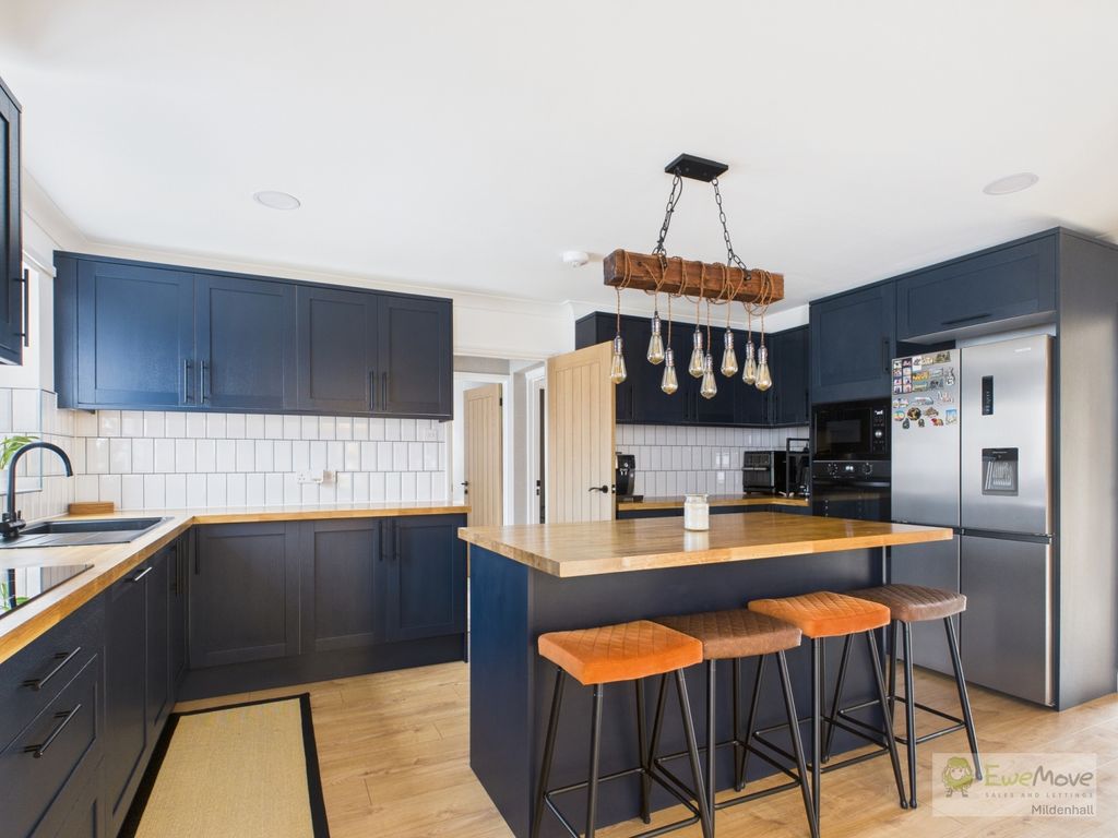 Property photo 2 of 21 Cam03603G0-Pr0050-Still016