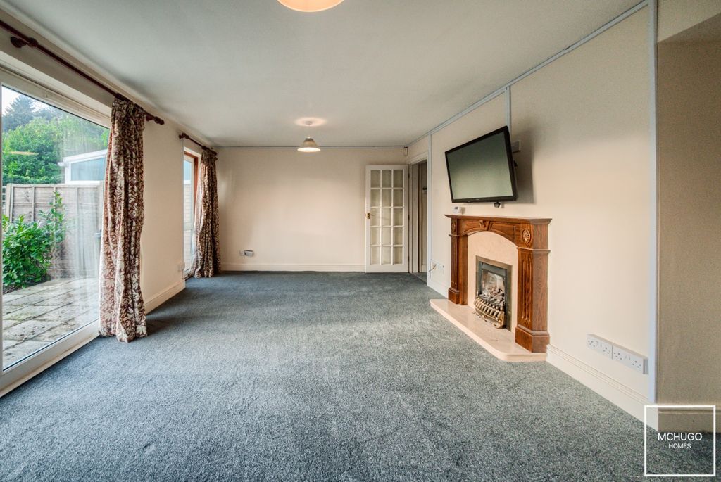 Property photo 3 of 12 Xt5A2263-Hdr(3)