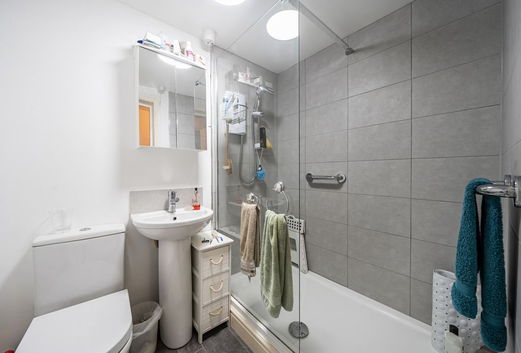 Property photo 3 of 8 1426199-16-69c2B5...