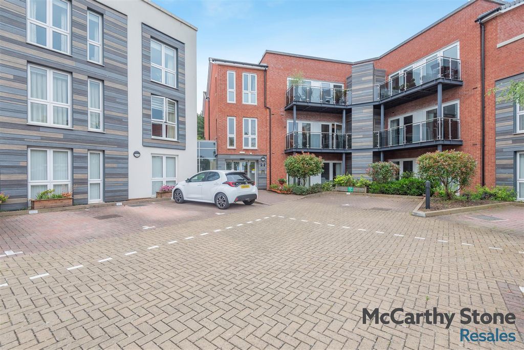 Property photo 1 of 23 8692884-Exterior07.Jpg
