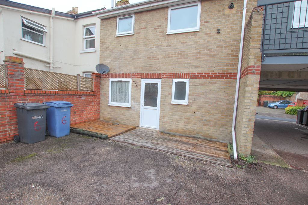 Property photo 1 of 5