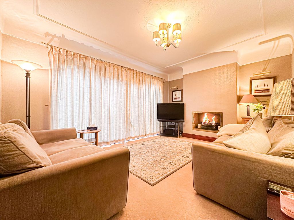 Property photo 3 of 12 Photo 9