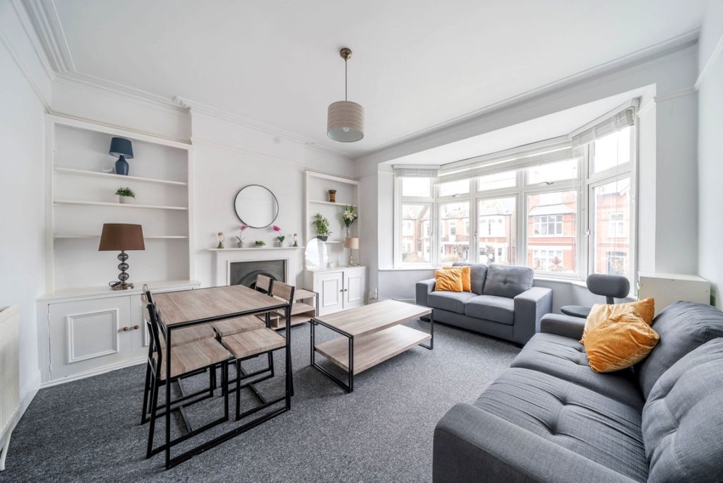 Property photo 1 of 6 954479 (2)