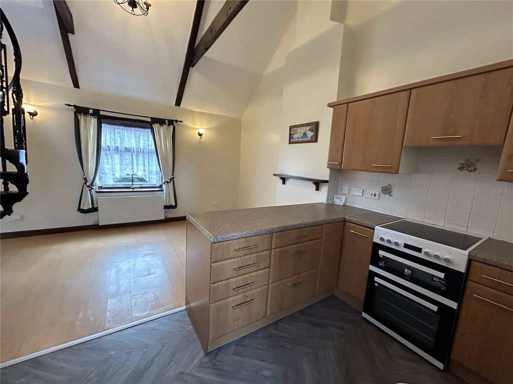 Property photo 2 of 12 Picture No. 15