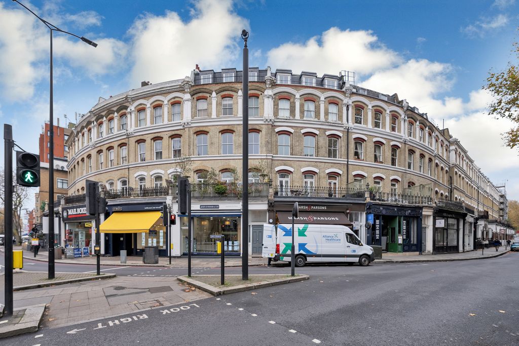 Property photo 1 of 18 Flat 1A, 239 Earls Court Road, Earls Court, London, Sw5 9Ah