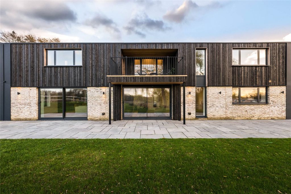 Property photo 2 of 41 Picture No. 88