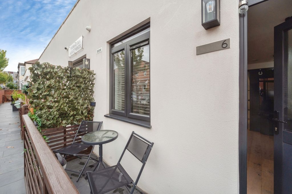 Property photo 1 of 10 Pbox-Img.Jpg