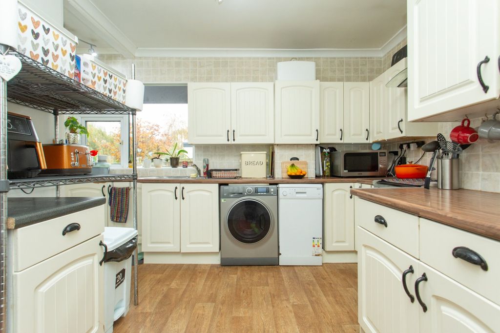 Property photo 3 of 14 Picture 3