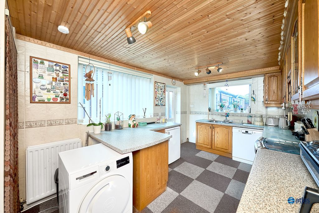 Property photo 2 of 17 Kitchen