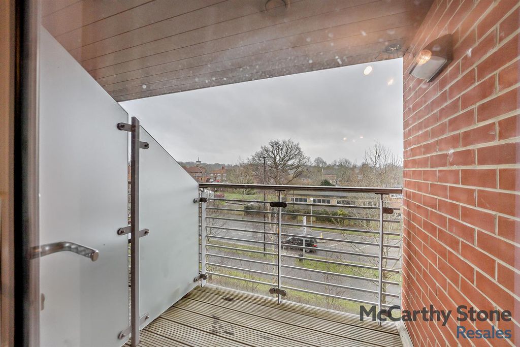 Property photo 3 of 22 8635279-Interior12-800.Jpg