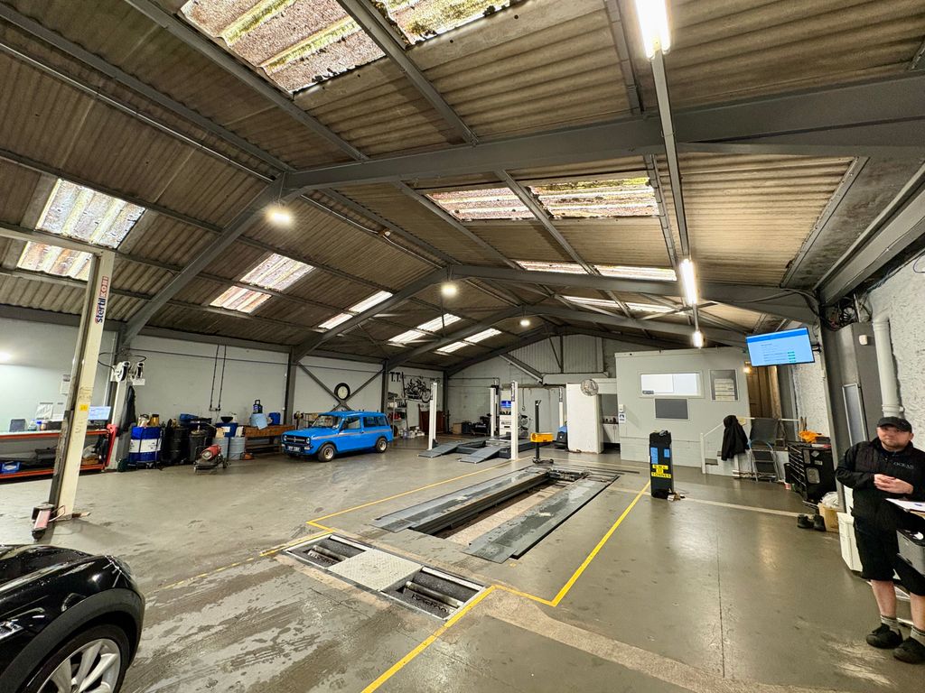 Property photo 1 of 5