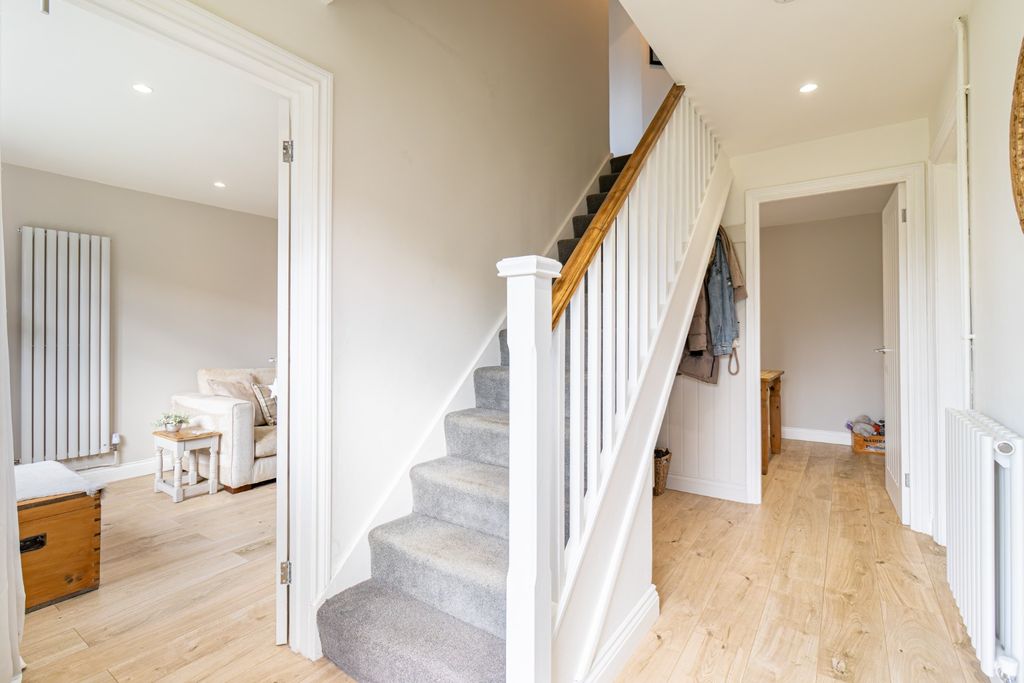 Property photo 2 of 32 4302544