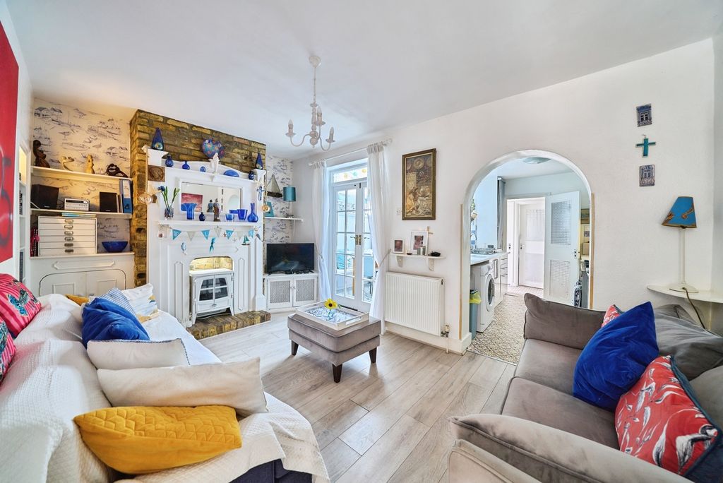 Property photo 2 of 31 Pbox-Img.Jpg